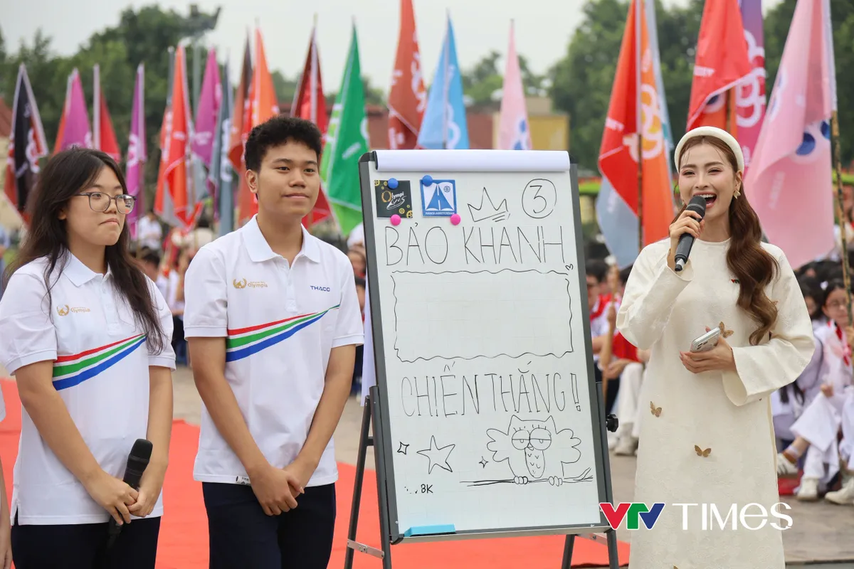MC Huyền Trang: Cảm xúc như lần đầu dẫn chung kết Đường lên đỉnh Olympia - Ảnh 1.