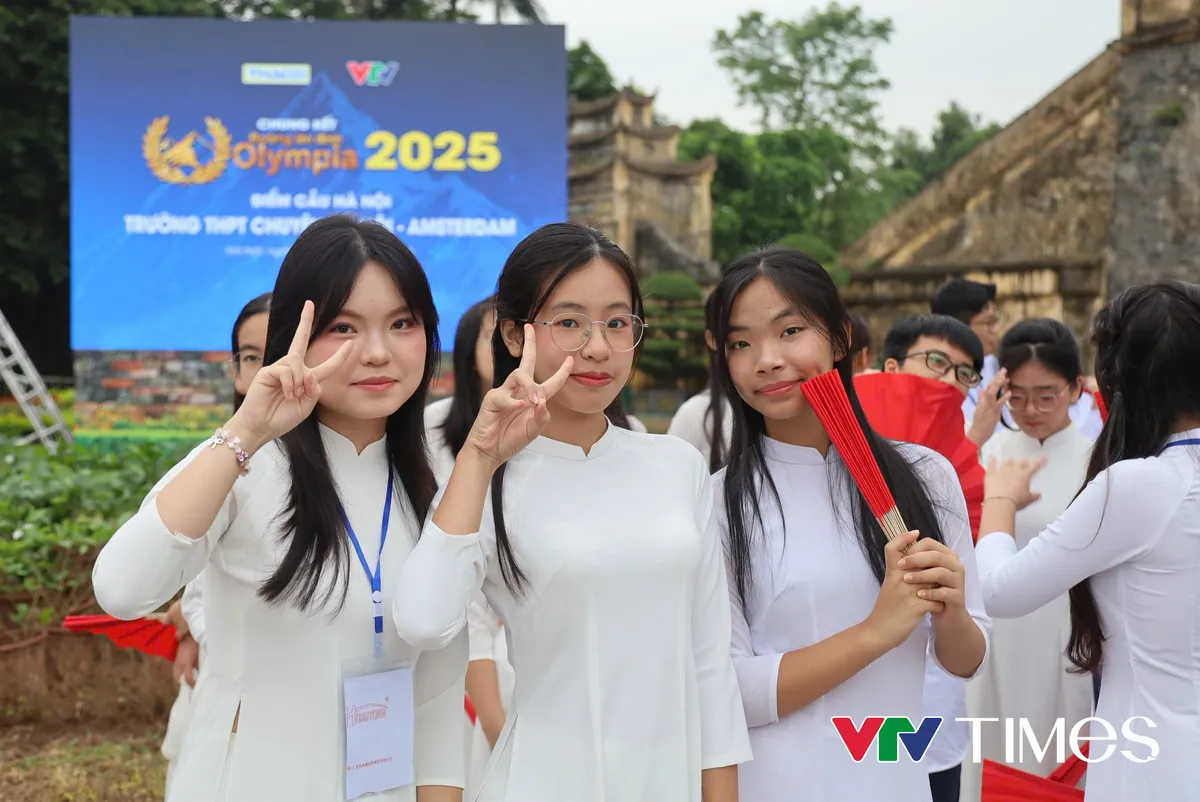 Các điểm cầu 'rực lửa' cổ vũ 4 nhà leo núi Chung kết Olympia 2025 - Ảnh 4.