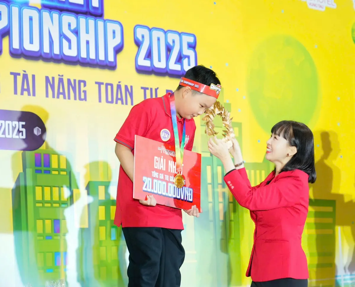 Cuộc thi toán tư duy Mathnasium Championship 2025 khu vực phía Bắc đã tìm ra 18 thí sinh xuất sắc nhất- Ảnh 2. Cuộc thi toán tư duy Mathnasium Championship 2025 khu vực phía Bắc đã tìm ra 18 thí sinh xuất sắc nhất- Ảnh 2.