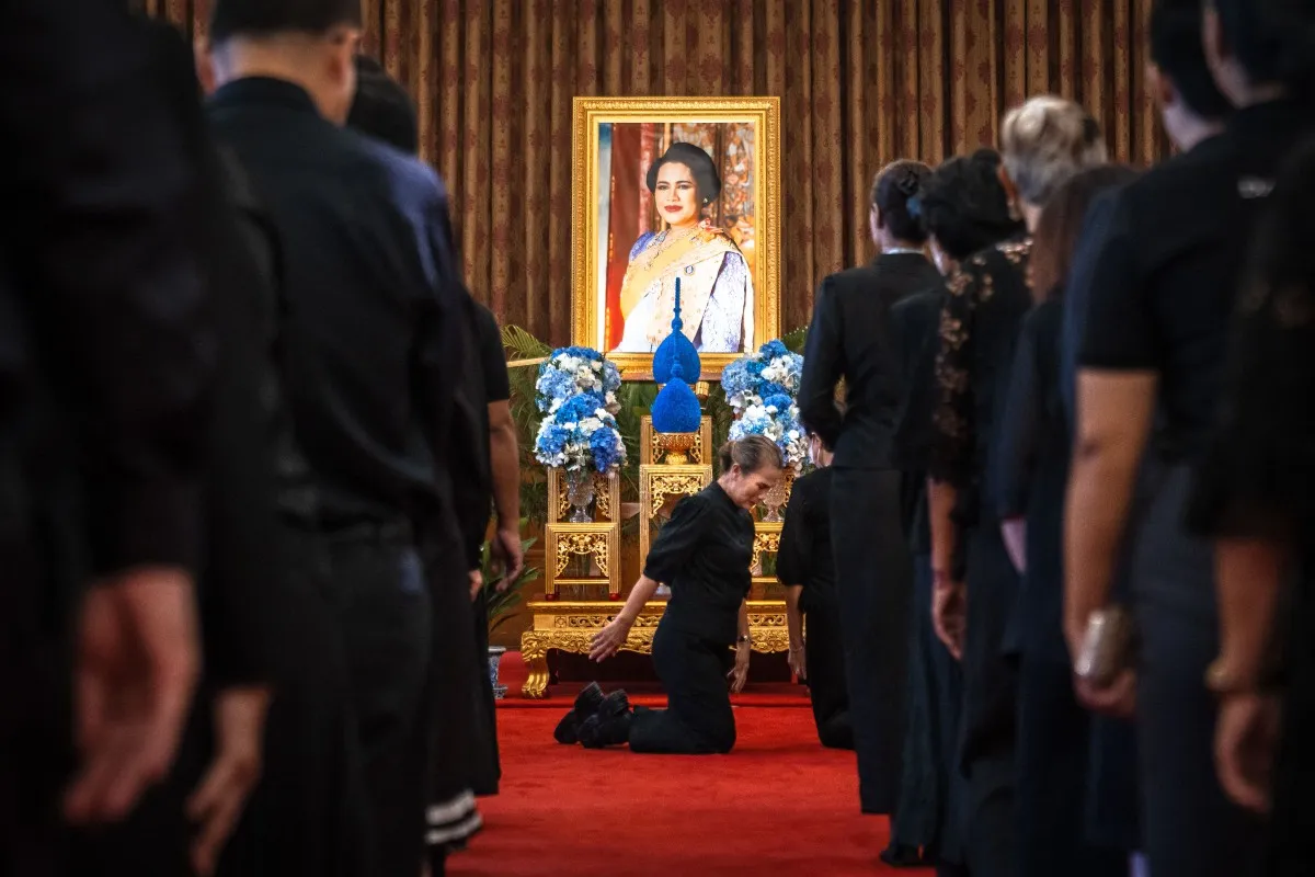 Thái Lan bắt đầu lễ tang của Vương thái hậu Sirikit- Ảnh 4.