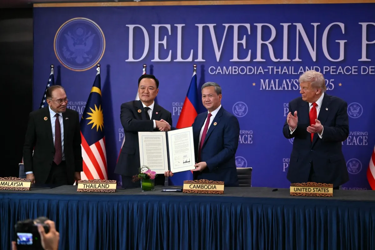 Thái Lan - Campuchia ký thỏa thuận ngừng bắn mở rộng với sự chứng kiến của Tổng thống Trump- Ảnh 1. Thái Lan - Campuchia ký thỏa thuận ngừng bắn mở rộng với sự chứng kiến của Tổng thống Trump- Ảnh 1.