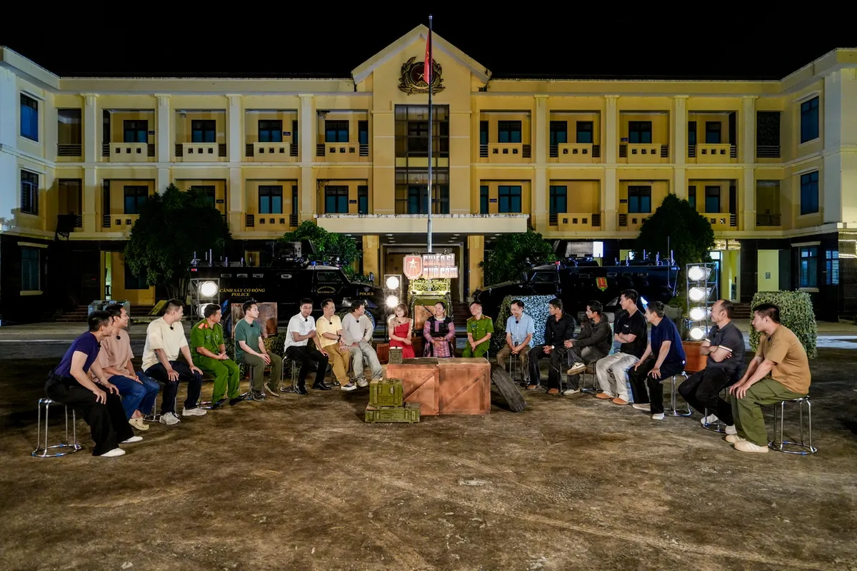 Trận đánh đồi Rồng trong chuyên án Lóng Luông ở Chiến sĩ quả cảm gây xúc động mạnh cho khán giả - Ảnh 3.