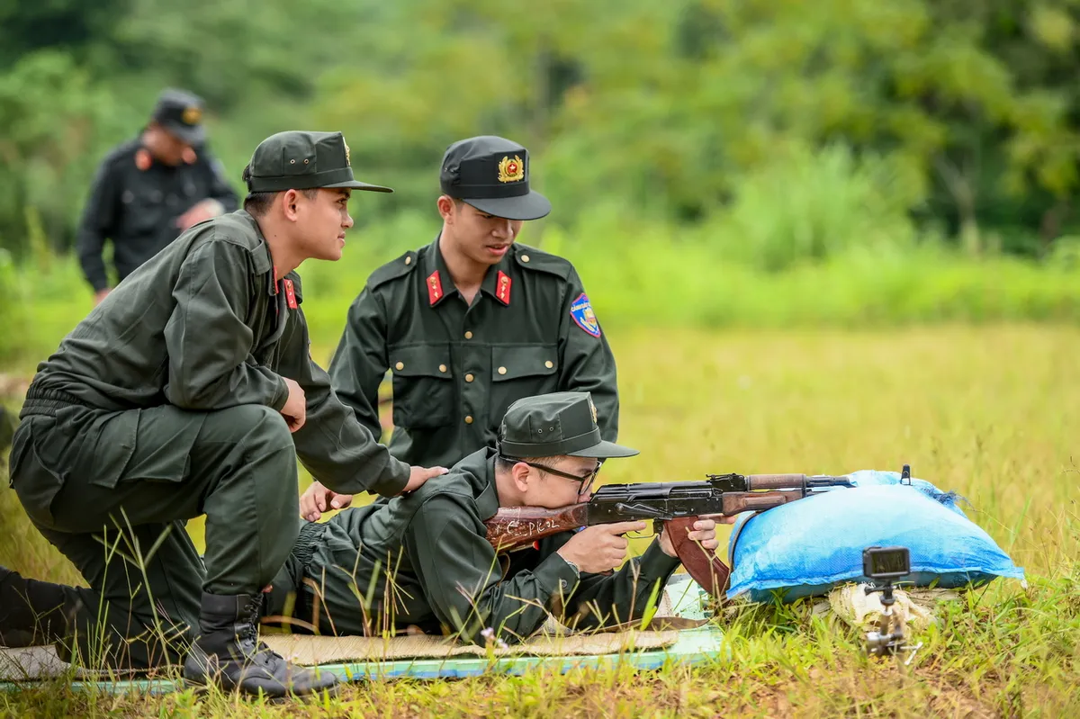 Chiến sĩ quả cảm - Tập 14: Những thước phim tái hiện kịch tính lấy cảm hứng từ chuyên án Lóng Luông - Ảnh 3.