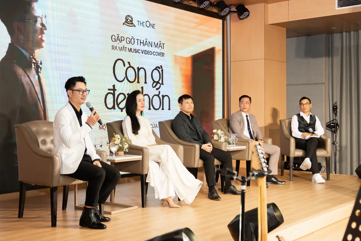 MV cover "Còn gì đẹp hơn" gửi gắm lòng biết ơn và niềm tự hào về đất nước - Ảnh 2.