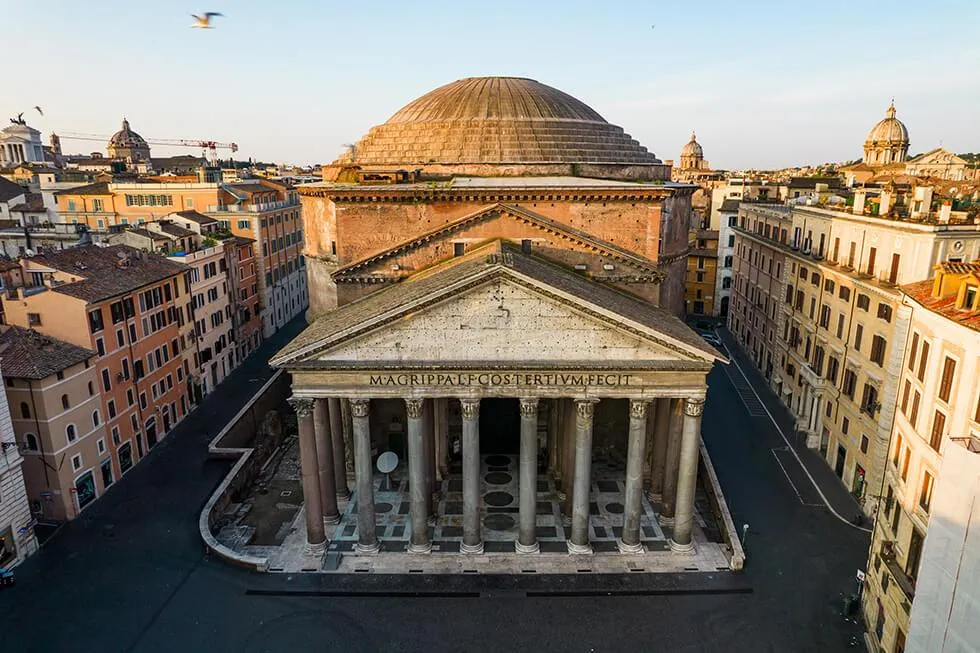Du khách Nhật Bản tử vong sau khi ngã từ tường bao của đền Pantheon tại Rome- Ảnh 1. Du khách Nhật Bản tử vong sau khi ngã từ tường bao của đền Pantheon tại Rome- Ảnh 1.