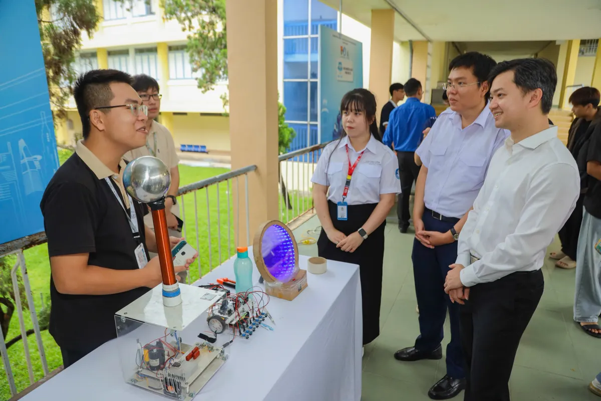 Sinh viên TP Hồ Chí Minh phát huy vai trò tiên phong trong chuyển đổi số- Ảnh 1.