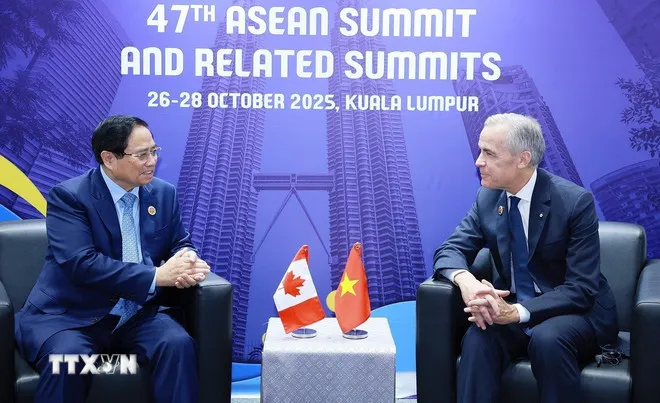 Thủ tướng Phạm Minh Chính gặp lãnh đạo các nước Campuchia, Canada và Brazi - Ảnh 1.