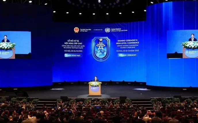 Chủ tịch nước Lương Cường phát biểu khai mạc Lễ mở ký và Hội nghị cấp cao Công ước của Liên hợp quốc về chống tội phạm mạng. (Ảnh: TTXVN)