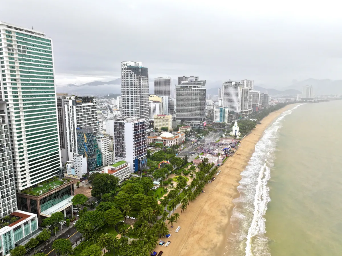 Sôi động và đầy xúc động tại chung kết Đường lên đỉnh Olympia 2025 - điểm cầu Khánh Hòa- Ảnh 13. Sôi động và đầy xúc động tại chung kết Đường lên đỉnh Olympia 2025 - điểm cầu Khánh Hòa- Ảnh 13.