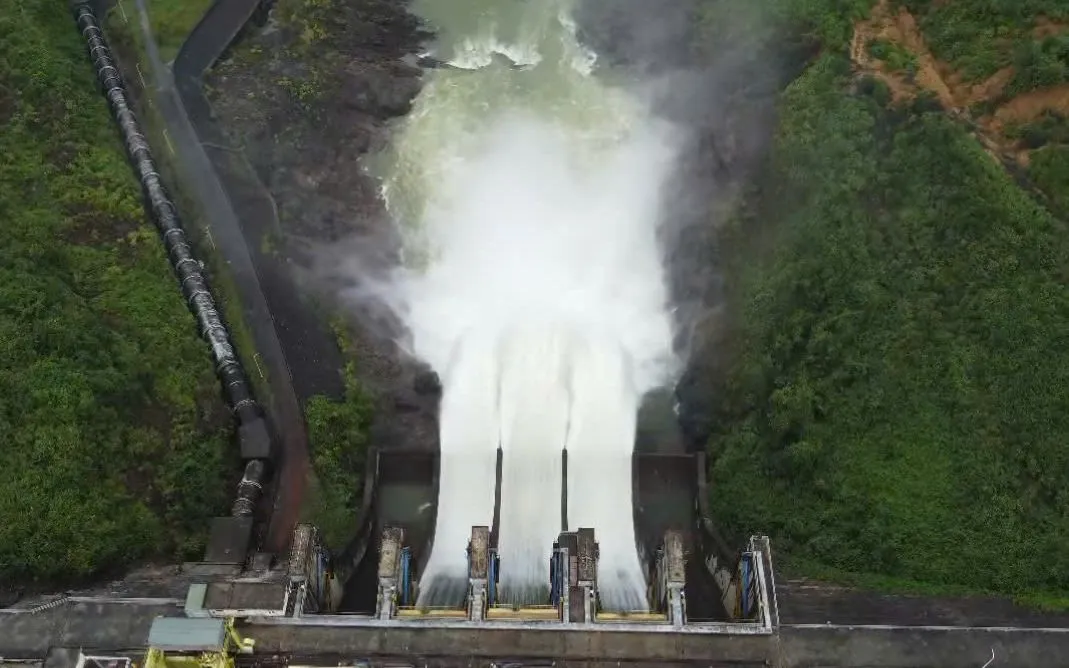 Hai hồ thủy điện xả lũ, chủ động ứng phó với mưa lớn trên diện rộng. Hai hồ thủy điện xả lũ, chủ động ứng phó với mưa lớn trên diện rộng.