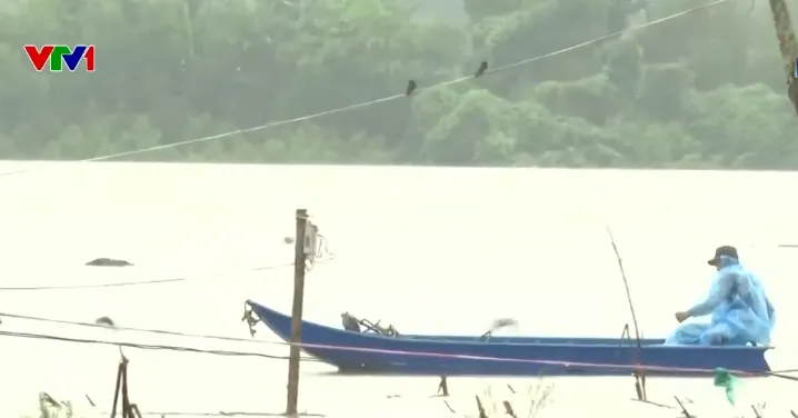 Đà Nẵng: Xã Thượng Đức bị cô lập, hơn 80% thôn ngập sâu trong lũ - Ảnh 2.