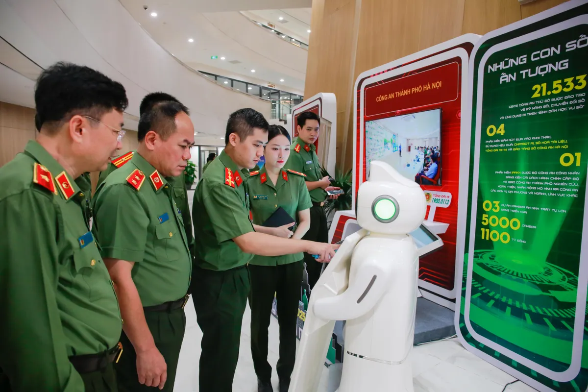 Lực lượng Công an nhân dân tiến tới chuyển đổi số toàn diện trong giai đoạn 2025 – 2030 - Ảnh 5.