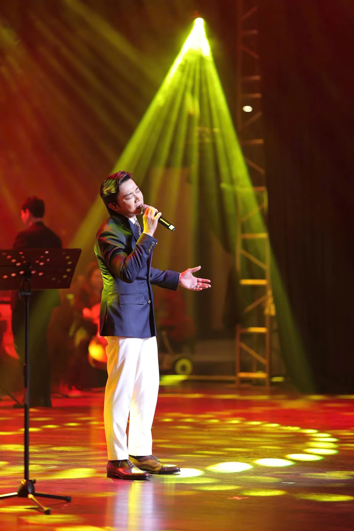 Ấn tượng đêm nhạc khép lại Lễ hội Khinh khí cầu và Nghệ thuật Lâm Đồng 2025 - Ảnh 4.