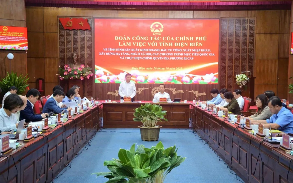 Đoàn công tác của Chính phủ làm việc tại Điện Biên