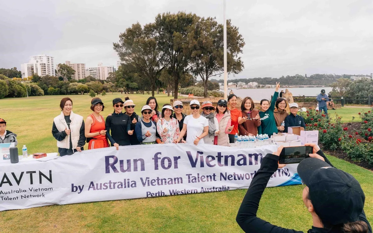 Chương trình chạy gây quỹ với sự tham gia đông đảo của kiều bào, du học sinh và nghiên cứu sinh tại Perth, nhằm hỗ trợ đồng bào trong nước khắc phục hậu quả lũ lụt