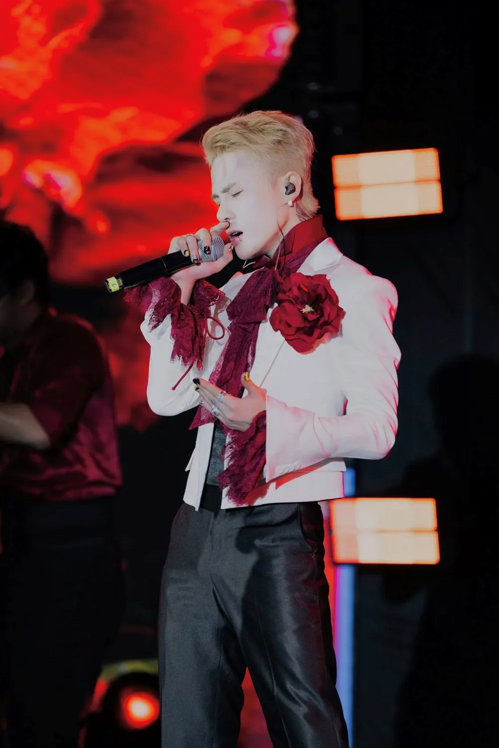 Bộ VHTTDL yêu cầu xử lý nghiêm hiện tượng ca khúc lệch chuẩn văn hóa - Ảnh 2.