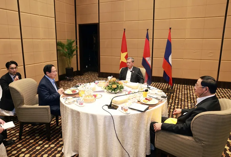 Thủ tướng Phạm Minh Chính ăn sáng làm việc với Thủ tướng Campuchia và Thủ tướng Lào - Ảnh 2.