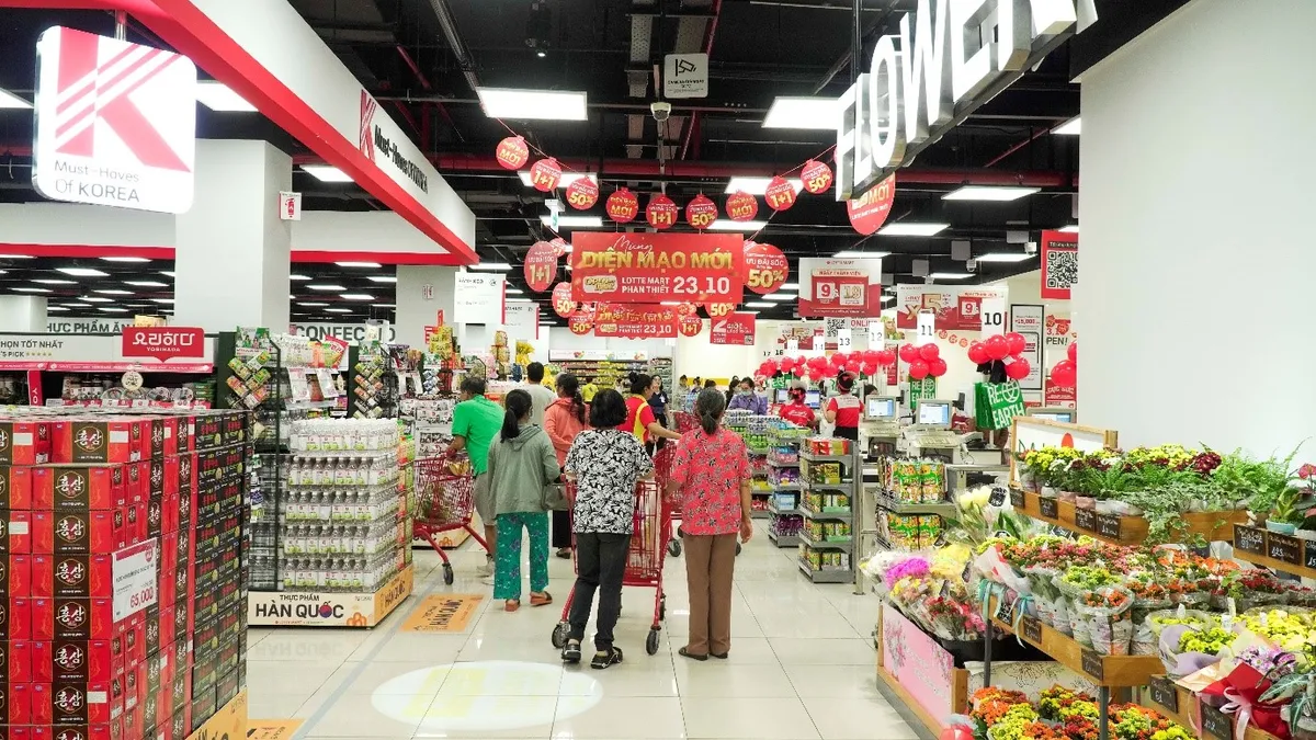 LOTTE MART Phan Thiết t&aacute;i xuất với m&ocirc; h&igrave;nh si&ecirc;u thị kiểu mẫu mới - Ảnh 5.