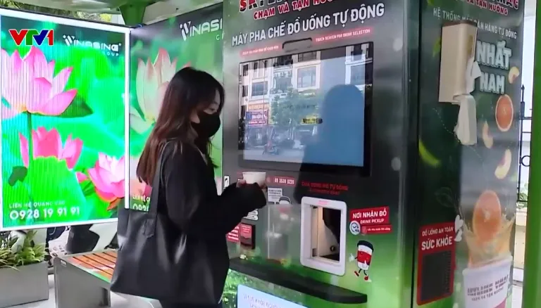 Nh&agrave; chờ xe bu&yacute;t c&oacute; wifi, m&aacute;y b&aacute;n h&agrave;ng tự động tr&ecirc;n tuyến V&agrave;nh đai 2 H&agrave; Nội - Ảnh 2.