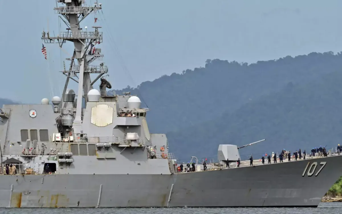 Tàu khu trục USS Gravely cập cảng thủ đô Port of Spain để tham gia cuộc tập trận chung gần bờ biển Venezuela, ngày 26/10/2025 (Ảnh: AFP) Tàu khu trục USS Gravely cập cảng thủ đô Port of Spain để tham gia cuộc tập trận chung gần bờ biển Venezuela, ngày 26/10/2025 (Ảnh: AFP)