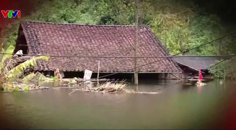 Gian khó chồng chất, người dân vùng lũ nỗ lực gây dựng lại sinh kế - Ảnh 1.