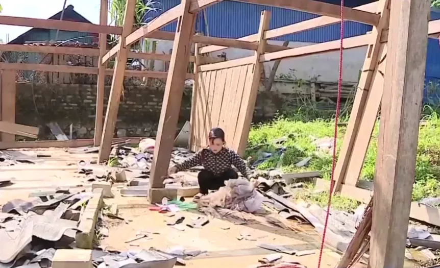 Gian khó chồng chất, người dân vùng lũ nỗ lực gây dựng lại sinh kế - Ảnh 4.