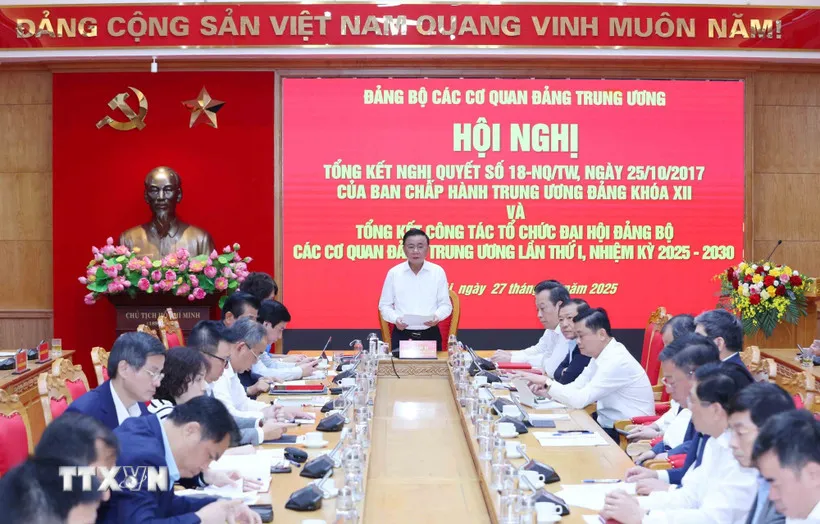 Khẩn trương hoàn thiện đề án vị trí việc làm, tiếp tục kiện toàn đội ngũ cán bộ - Ảnh 1.