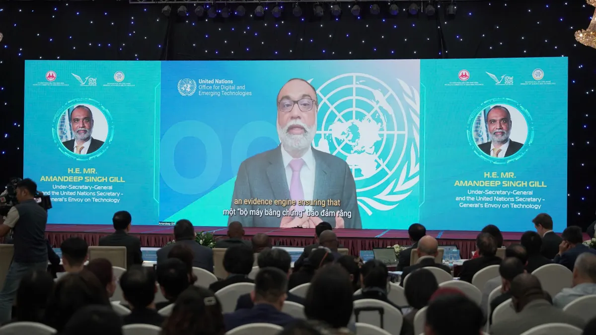 Việt Nam định hình tương lai AI: lấy con người làm trọng tâm - Ảnh 2.