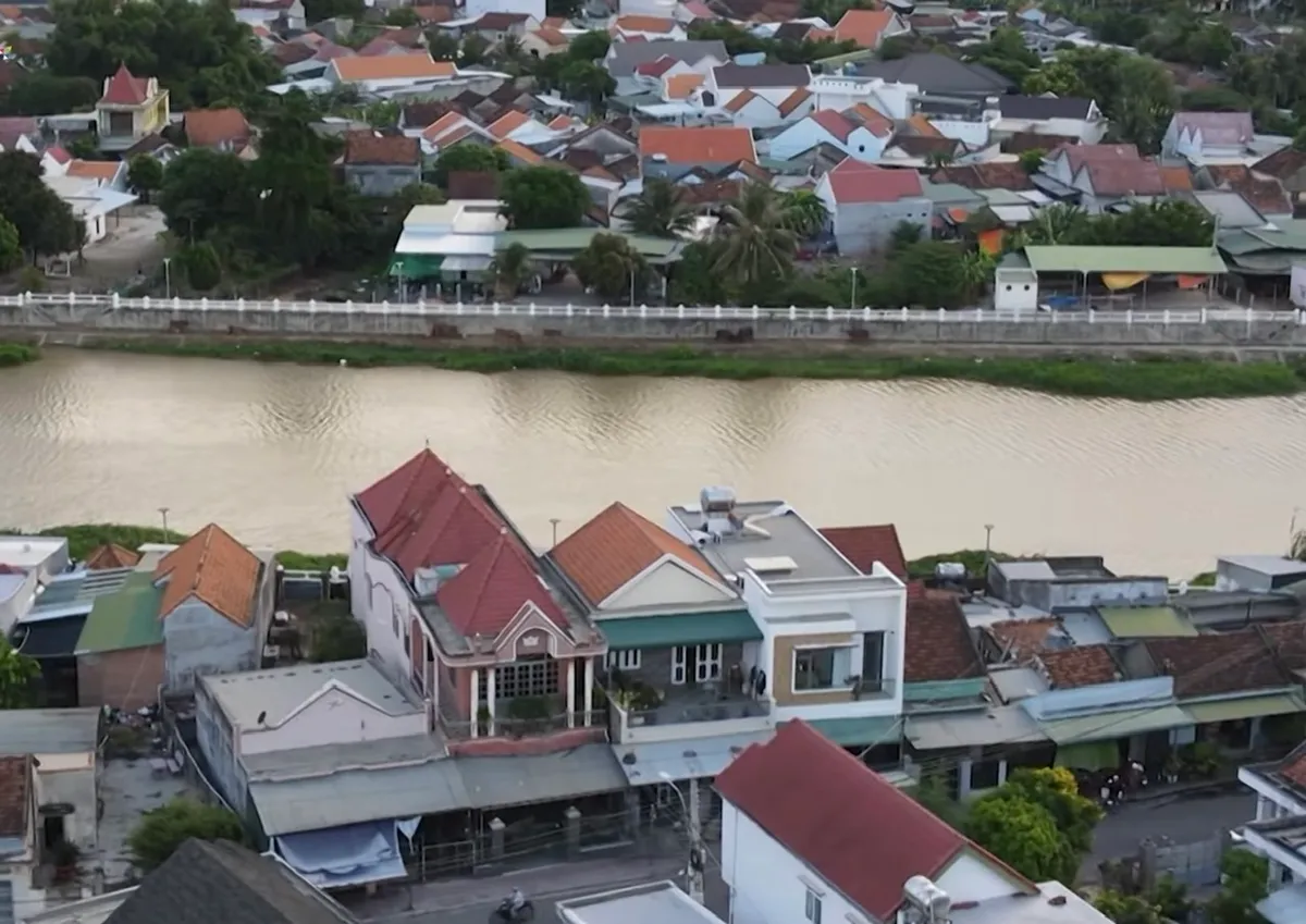 Cảnh báo lũ trên sông Dinh Ninh Hòa, mưa lớn kéo dài ở Khánh Hòa - Ảnh 2.