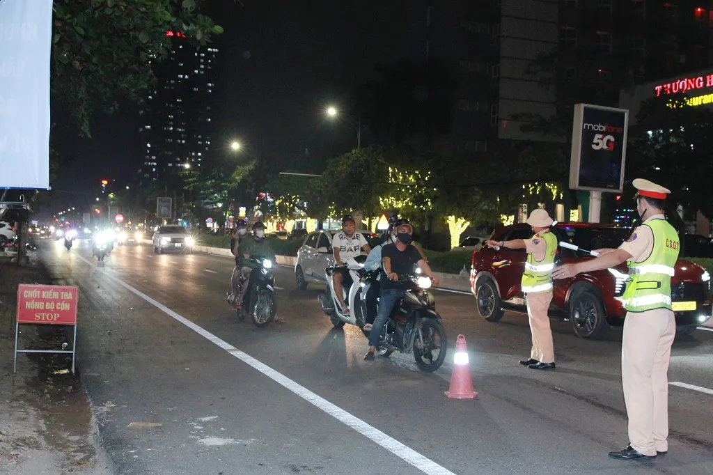 Nghệ An: Xử lý hơn 800 tài xế vi phạm nồng độ cồn, thu ngân sách hơn 3,1 tỷ đồng - Ảnh 2.