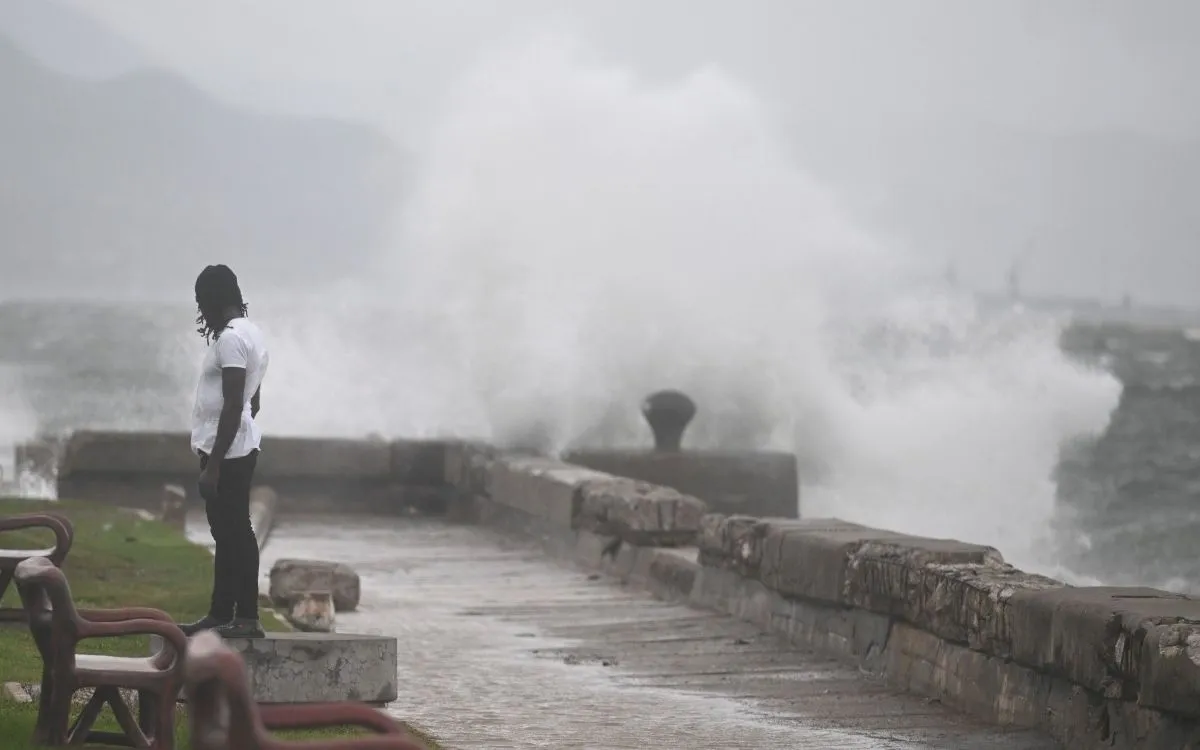 Siêu bão Melissa đổ bộ Jamaica, ngày 27/10/2025 (Ảnh: AFP)