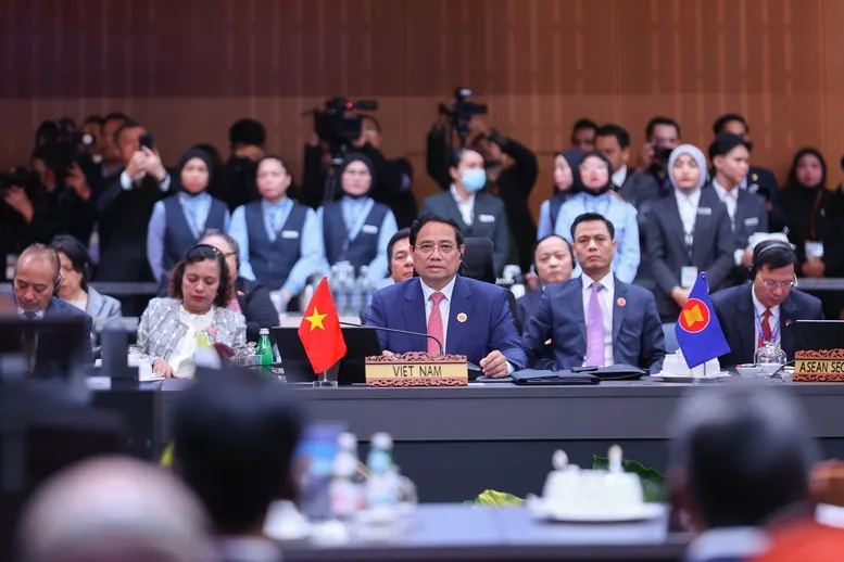 Thủ tướng đề xuất ba định hướng chiến lược tại Hội nghị Cấp cao ASEAN-Trung Quốc 28 - Ảnh 1.