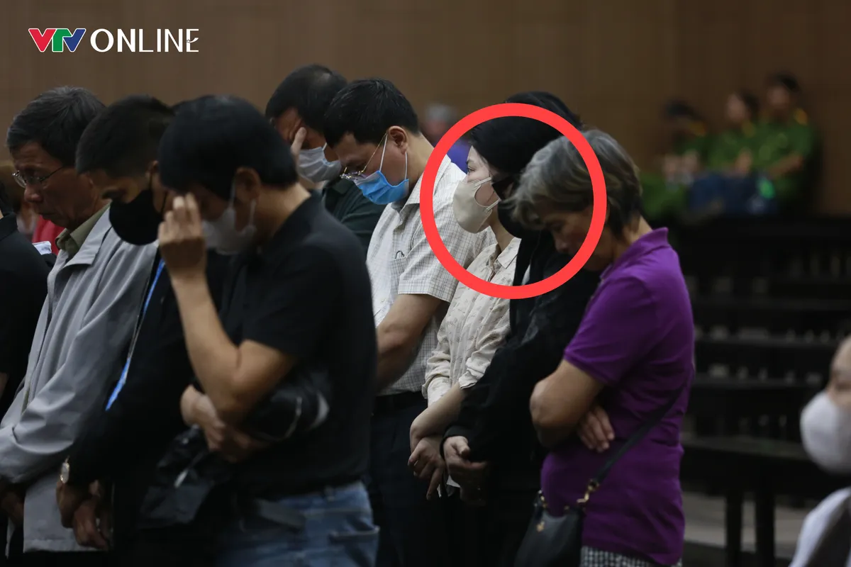 Ca sĩ Vũ Hà hầu tòa trong vụ án đánh bạc nghìn tỷ tại khách sạn Pullman Hà Nội - Ảnh 1.