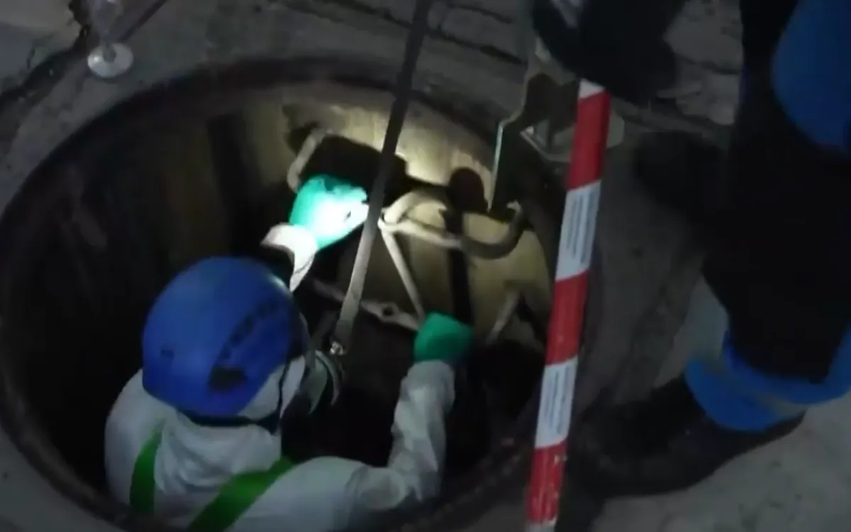 Những người làm việc trong bóng tối ở Paris- Ảnh 1.