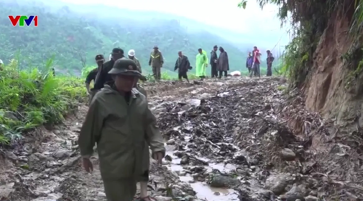 Qu&acirc;n khu 5 k&iacute;ch hoạt ứng cứu khẩn cấp, h&agrave;ng ngh&igrave;n hộ d&acirc;n được di dời an to&agrave;n - Ảnh 2.