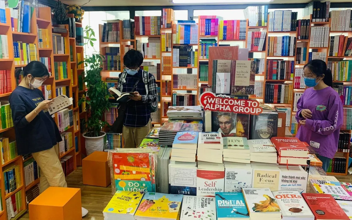 Văn hóa đọc đang đứng trước nhiều thách thức và sự cạnh tranh của các phương tiện nghe- nhìn