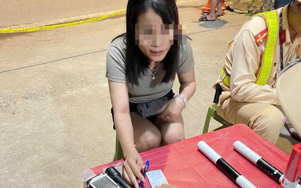  Nữ tài xế ở Thái Nguyên vi phạm nồng độ cồn kịch khung.