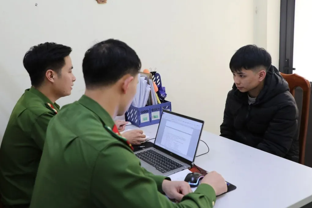 Không chấp hành đo nồng độ cồn, thanh niên lao thẳng vào CSGT ở Hưng Yên - Ảnh 1.