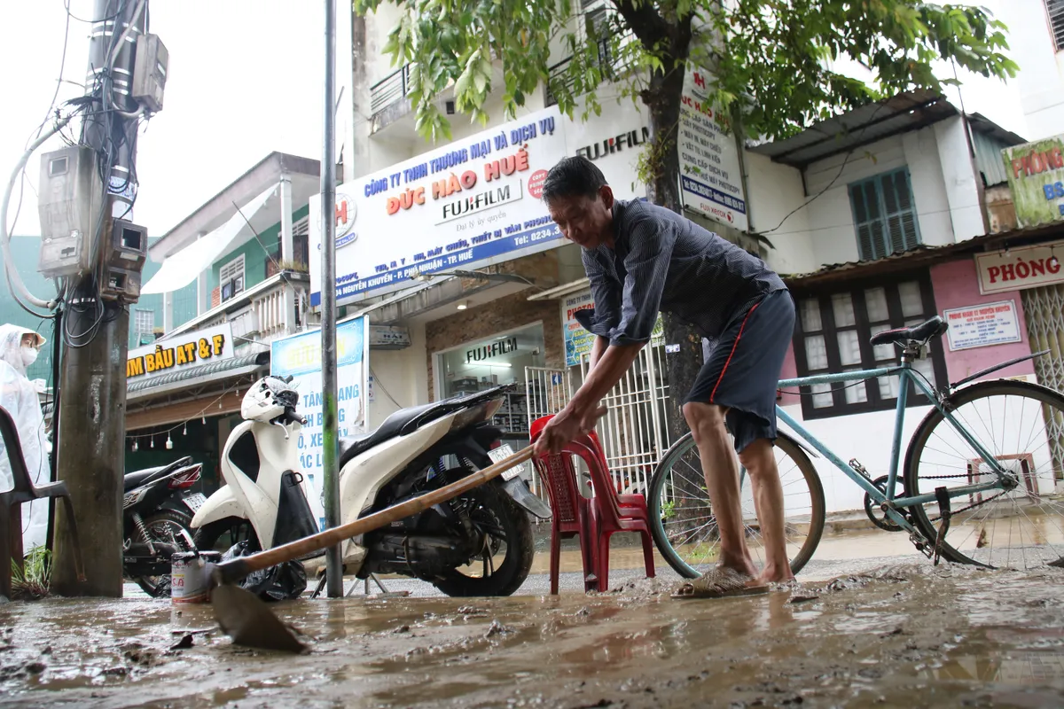  Huế: Thượng nguồn mưa lớn, nước  lũ sông Hương đang dâng cao trở lại - Ảnh 4.