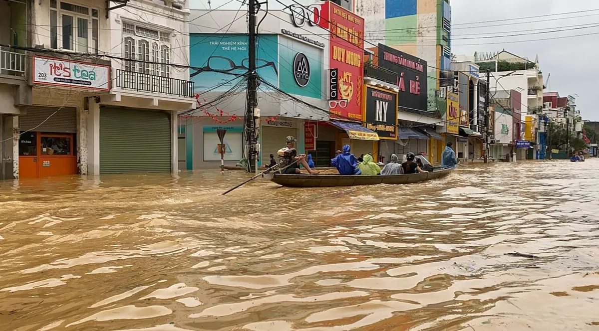 Miền Trung: Lũ trên các sông đang lên lại, trên báo động 3 - Ảnh 4.