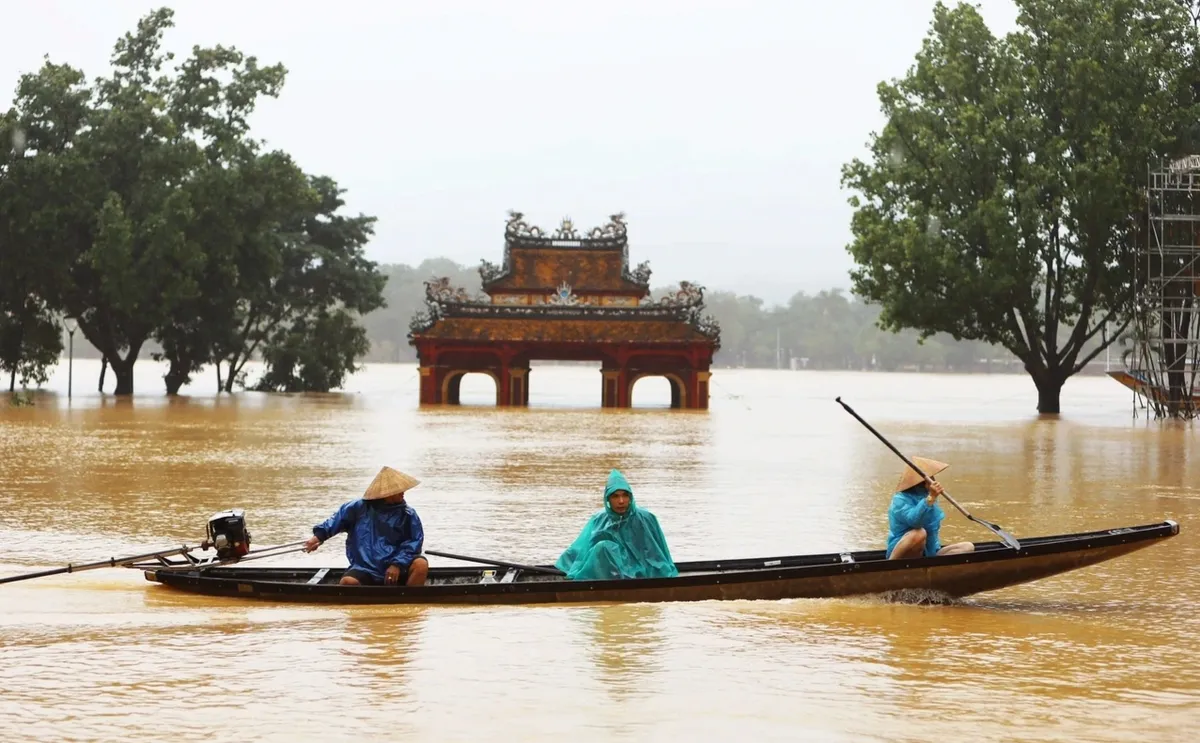 Miền Trung: Lũ trên các sông đang lên lại, trên báo động 3 - Ảnh 1.