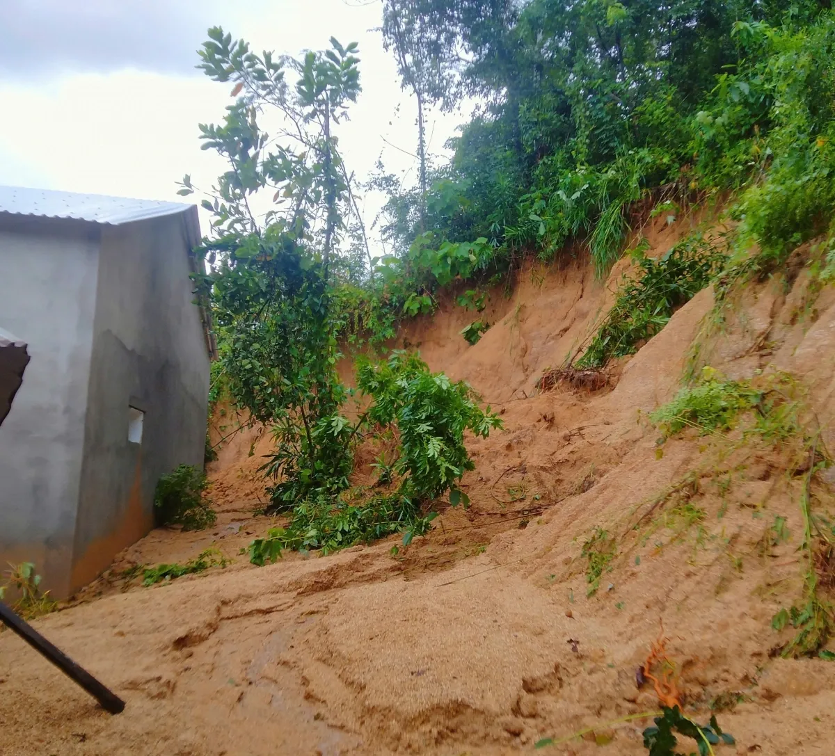 Miền Trung: Lũ trên các sông đang lên lại, trên báo động 3 - Ảnh 5.