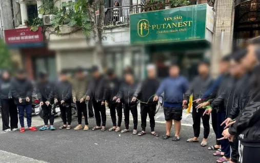 Các đối tượng bị bắt giữ. Ảnh: Công an TP Hà Nội Các đối tượng bị bắt giữ. Ảnh: Công an TP Hà Nội