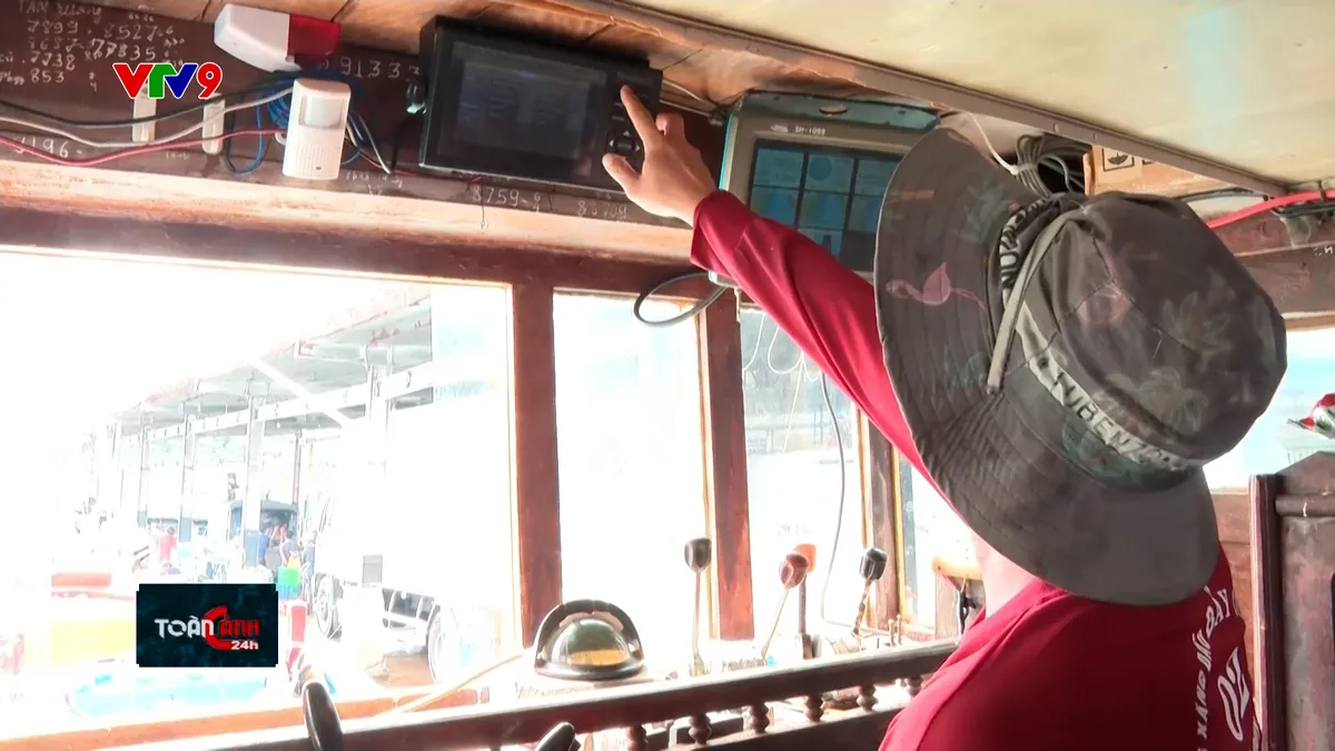 tc24h-2910-2 tb giám sát hành trình đc lắp đặt trên mỗi tàu.jpg