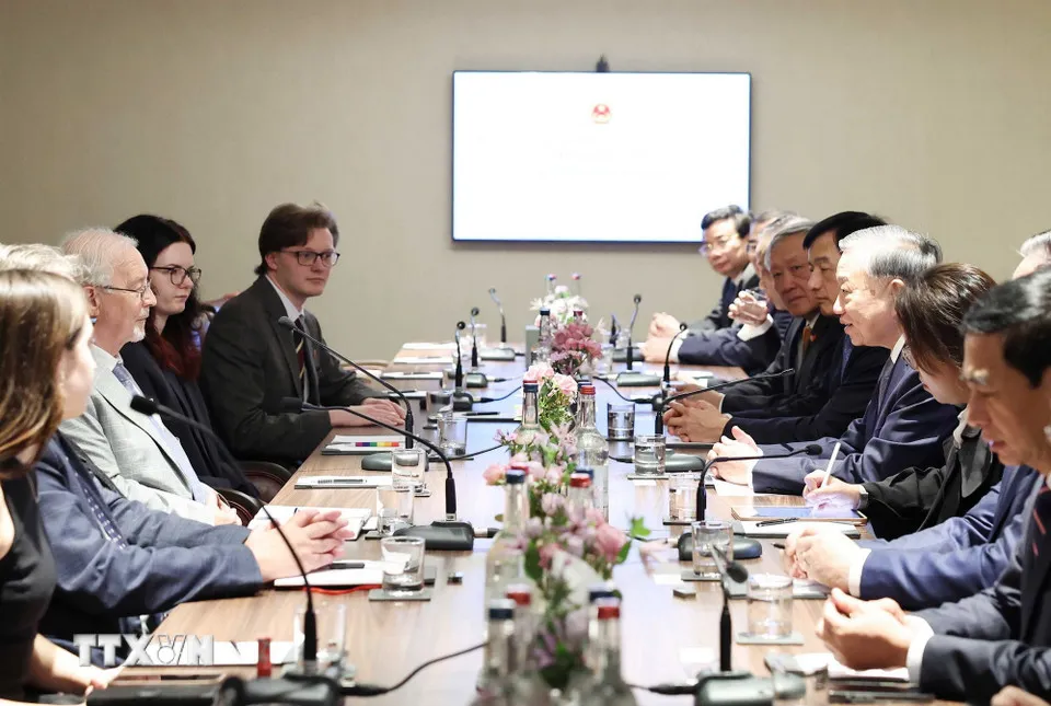 Tổng Bí thư Tô Lâm tiếp Tổng Bí thư Đảng Cộng sản Anh Robert Griffiths - Ảnh 1.