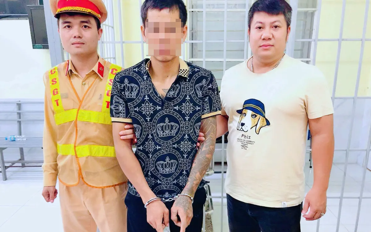 Đối tượng và tang vật tại cơ quan Công an.