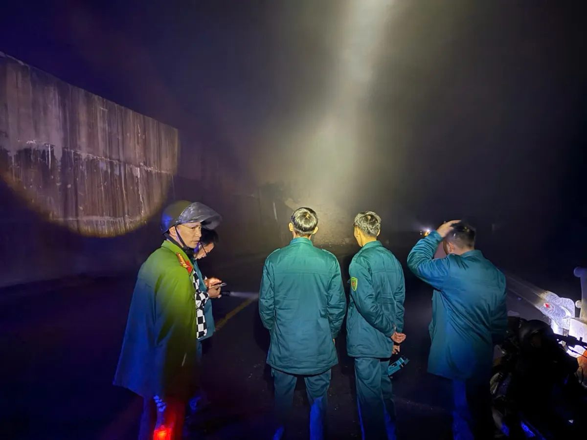 Lâm Đồng: Đèo D’ran sạt lở, sụt lún nghiêm trọng tạm ngưng lưu thông 2 chiều - Ảnh 3.