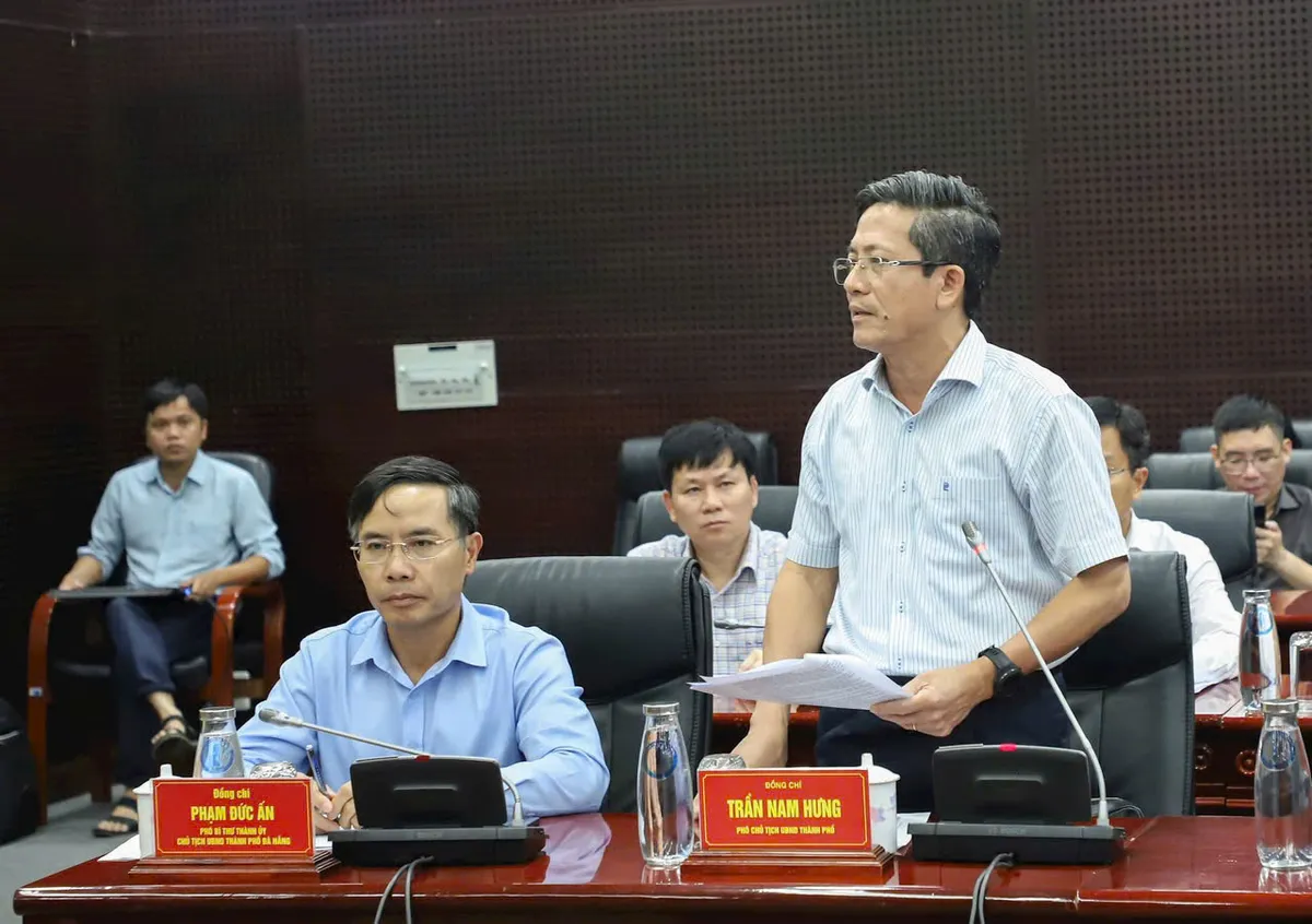 Phó Thủ tướng Chính phủ Trần Hồng Hà họp khẩn chỉ đạo công tác ứng phó mưa lũ lịch sử tại Đà Nẵng - Ảnh 2.