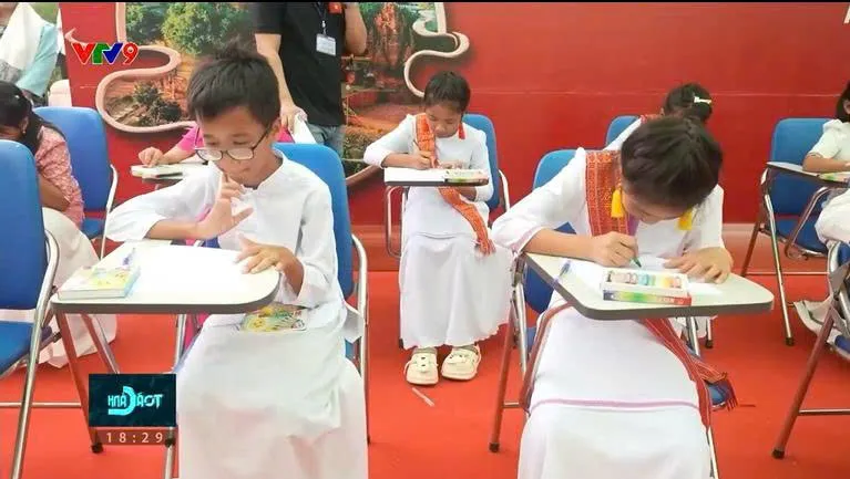 Sáng nét chữ - Giữ hồn Chăm Sáng nét chữ - Giữ hồn Chăm