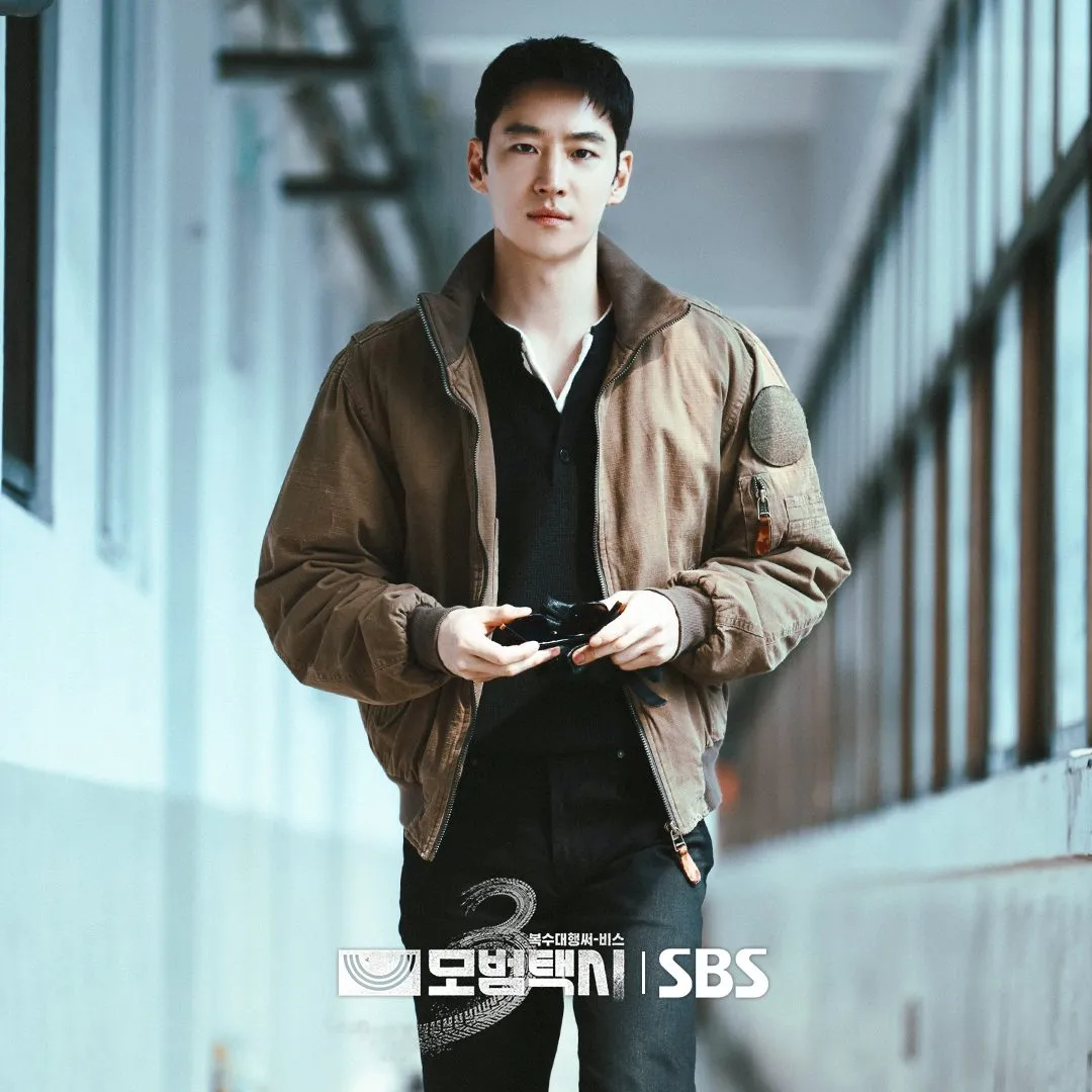 Lee Je Hoon và những áp lực phía sau “Taxi Driver 3” - Ảnh 2.